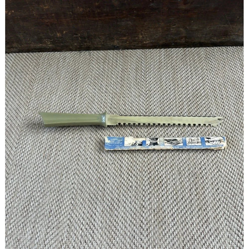 Vintage QUIKUT Inc. Carve and Serve Fork Tip Stainless Steel Large Knife Green